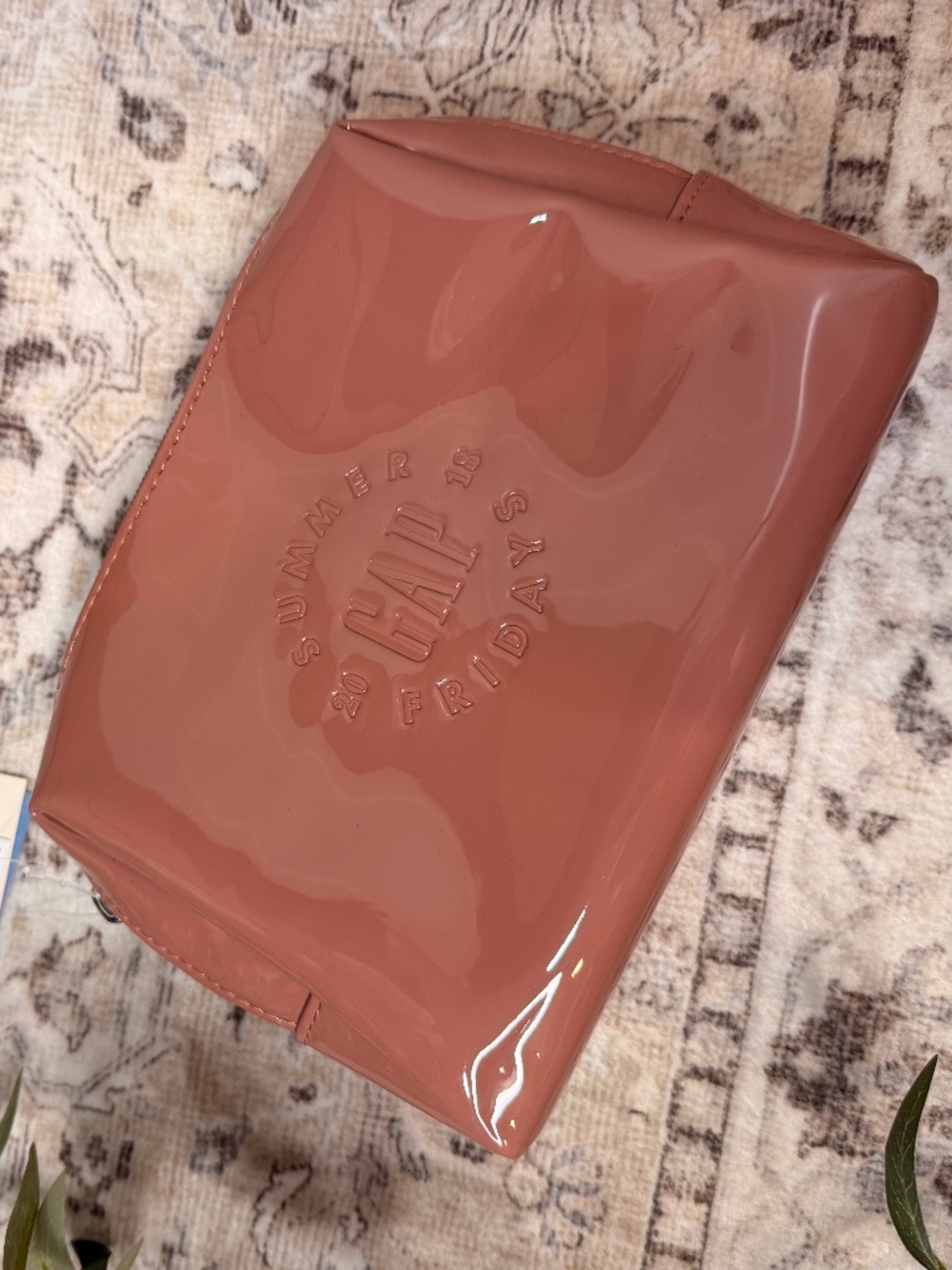 Gap x Summer Fridays LIMITED EDITION  Glossy Tan Makeup Toiletry Bag NWT